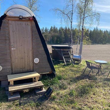 Niiralan Tila : Starlite Cabin Laitila ภายนอก รูปภาพ