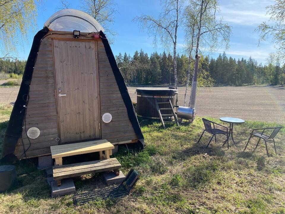 Niiralan Tila : Starlite Cabin Laitila ภายนอก รูปภาพ